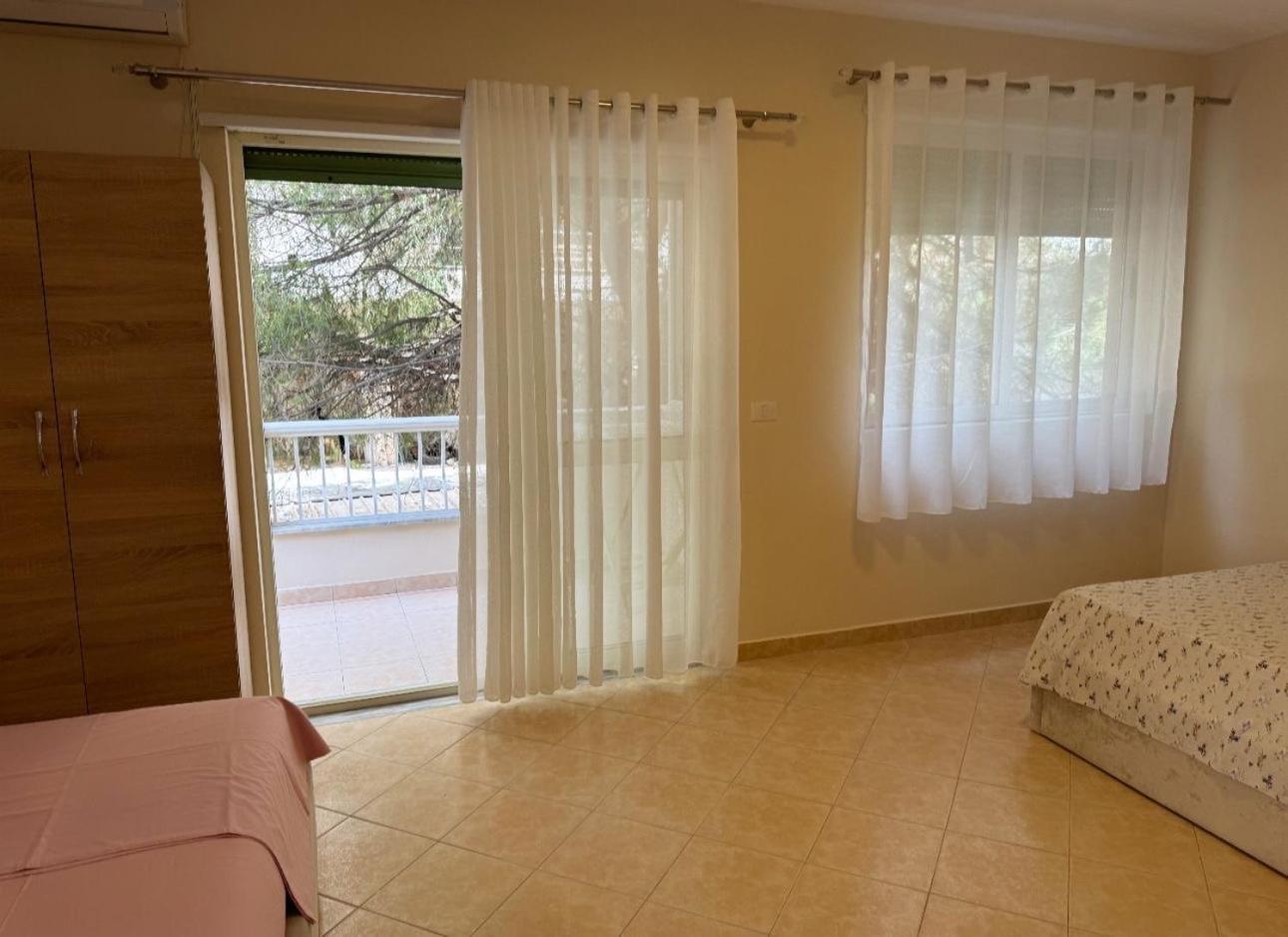 Sea & Gardenview Apartments Durrës Eksteriør bilde