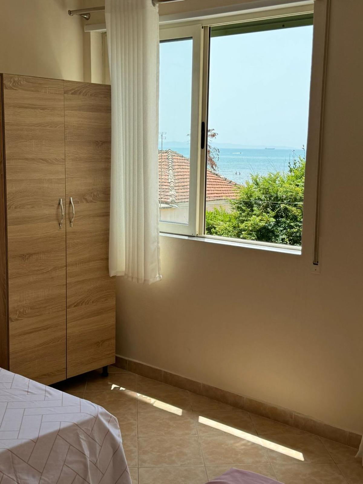 Sea & Gardenview Apartments Durrës Eksteriør bilde